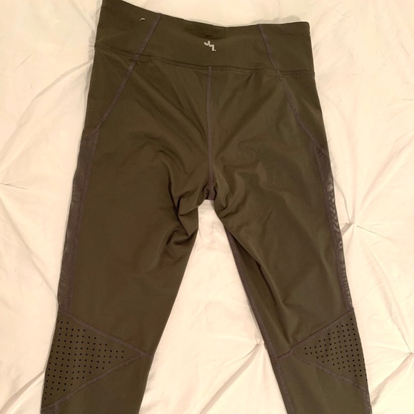 Grey Leggings - Picture 3 of 4